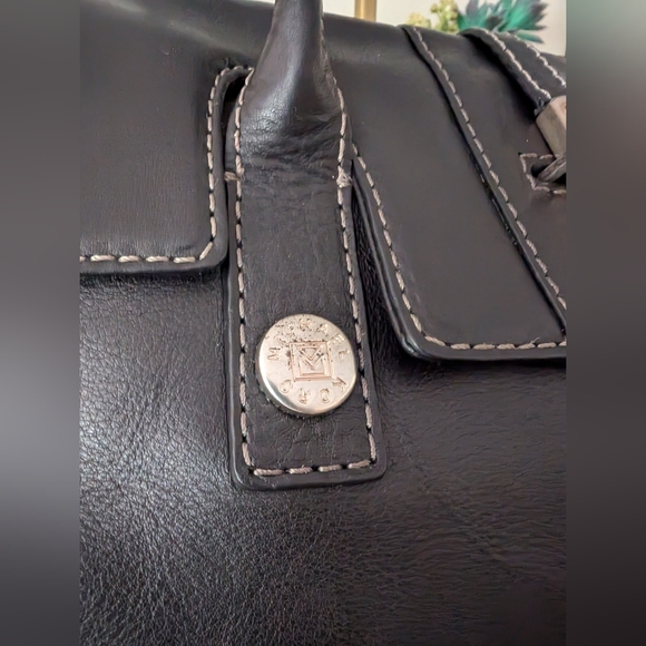 Michael Kors Black Leather Vintage Shoulder Bag - Picture 2 of 16